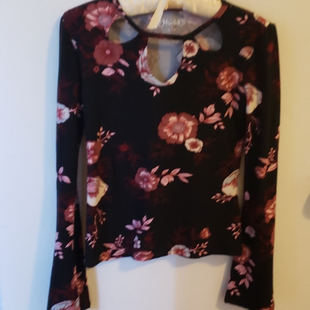 4/$20 long sleeve top